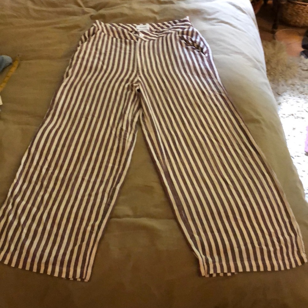 Wide legged cropped pant
